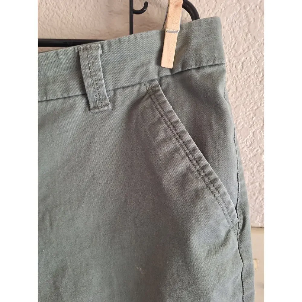 Sonoma Olive Green Flat-Front Women's Shorts Sz14